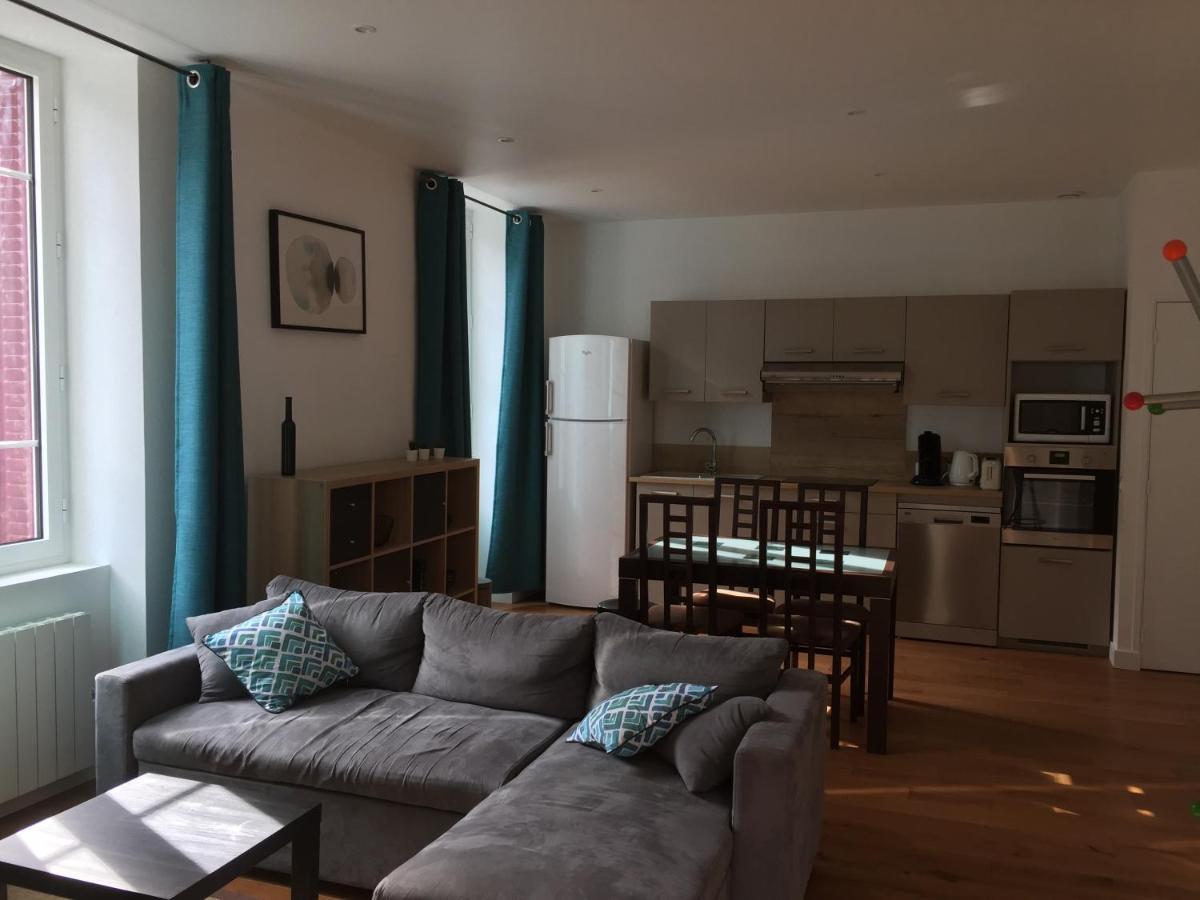 Magnifique Et Lumineux Appartement Au Coeur Du Sancy Saint-Nectaire Luaran gambar